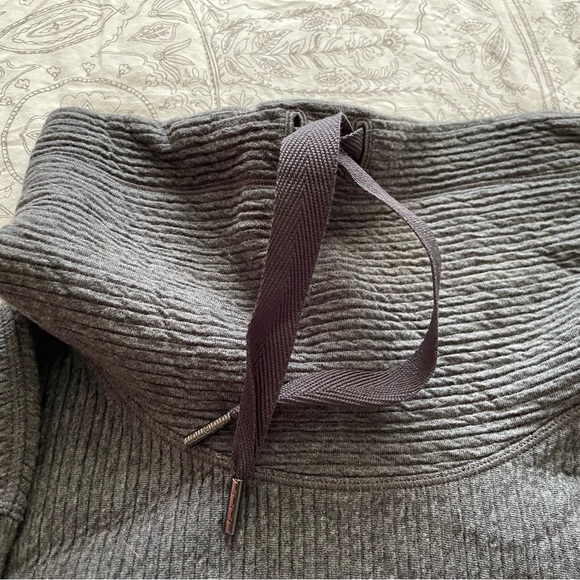 Lululemon sweater - Picture 4 of 4